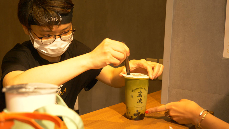 女子駅前ガイドイーグルテレビ